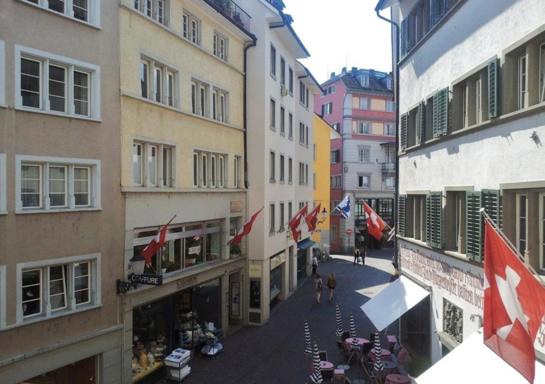Pedestrian Area Close To Bahnhofstrasse Zúrich Exterior foto